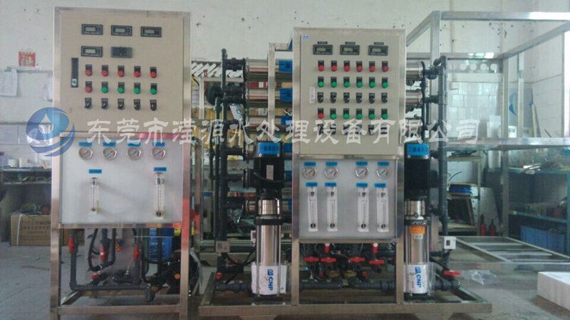  /><br /></div><div>應(yīng)用領(lǐng)域：</div><div>1.表面處理：電鍍配液用水、電鍍清洗用水;</div><div>2.電子工業(yè)：半導(dǎo)體工業(yè)超純水、集成電路清洗用水制備;</div><div>3.電力工業(yè)：高壓鍋爐補給水制備;</div><div>4.制藥行業(yè)：醫(yī)用純化水的制備;</div><div>5.化學(xué)工業(yè)：溶液的脫鹽提純;EDI超純水設(shè)備是一種環(huán)保節(jié)能新型水處理工藝，目前在工業(yè)生產(chǎn)用水處理中應(yīng)用廣泛，受到各行業(yè)青睞。</div></div>
						<div   id=