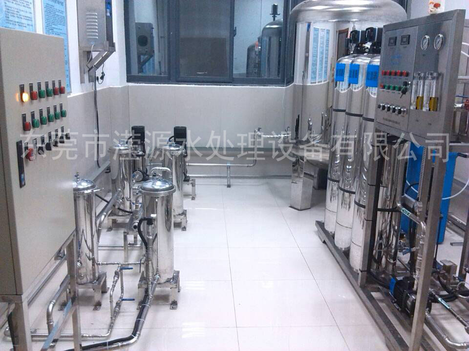 /></p><p> </p><p>        <a href=http://fangongdi.cn>純凈水設備</a>是用于滿足各行業(yè)需求制取<a href=http://fangongdi.cn>純凈水的設備</a>，多用于醫(yī)藥、生物化學化工、醫(yī)院等行業(yè)，整個系統(tǒng)都由SUS304L或SUS316L全不銹鋼材質(zhì)組合而成，而且在用水點之前都必須裝備紫外線及臭氧殺菌裝置。純凈水設備核心技術(shù)采用反滲透，EDI等較新工藝，比較有針對性地設計出成套高純水處理工藝，以滿足藥廠、醫(yī)院的純凈水制取、大輸液制取的用水要求。</p><p>　　純凈水設備系統(tǒng)設計制造除了水質(zhì)要達到2010版藥典或者其他藥典標準外，還得符合GMP的認證要求。生物醫(yī)藥制藥方面的純凈水設備對這兩點更為重視，那么GMP對純凈水設備系統(tǒng)有哪些要求呢？應該如何避免這些問題呢？如何快速的通過GMP認證呢？<a href=http://fangongdi.cn>http://fangongdi.cn</a></p><p>　　GMP認證相關(guān)要求以及眾多GMP純凈水設備案例經(jīng)驗，總結(jié)一些常見的GMP認證問題，以供參考：</p><p>　　1.純凈水沒有安裝PID圖</p><p>　　2.純水站沒有貼取樣點編號</p><p>　　3.純凈水中需要加上用水點編號；一樓純凈水儲罐上面管道無流向標識；</p><p>　　4.純凈水理化檢測記錄中：不揮發(fā)物檢測稱重無原始打印記錄；電導率的檢測應加入單位；</p><p>　　5.純凈水系統(tǒng)從EDI出來就是純凈水，但現(xiàn)場的管路及閥門、送水泵、壓力表都沒安照純凈水的標準做，存在污染風險。</p><p>　　6.純凈水驗證時沒有驗證自動電磁閥的動作是否準確無誤。</p><p>　　7.安裝純凈水在線電導率監(jiān)測時沒有圖紙。</p><p>　　8.純凈水無管理設計圖，管路非衛(wèi)生連接，無日常監(jiān)控，管路設計不利于取樣。9.純凈水灌及焊接不符合要求，</p><p>　　10.純凈水無取樣記錄；純凈水回水處應安裝流量計</p><p>　　11.純凈水系統(tǒng)需要對總送、總回、儲罐、較遠用水點進行每周全檢，其余用水點每月全檢</p><p>　　12.純凈水系統(tǒng)的驗證</p><p>　　13.純凈水的設計、安裝、臭氧消毒依據(jù)、焊接、驗證確認等部分不符合要求</p><p>　　14.純凈水圖紙與實際不相符，各控制閥應在圖紙上注明；</p><p>　　15.管道、儲水罐、電焊問題</p><p>　　16.儲備出水口，回水口應有溫度計，以便對其溫度變化進行控制，應有流量監(jiān)控計</p><p> </p><p> </p></div>
						<div   id=